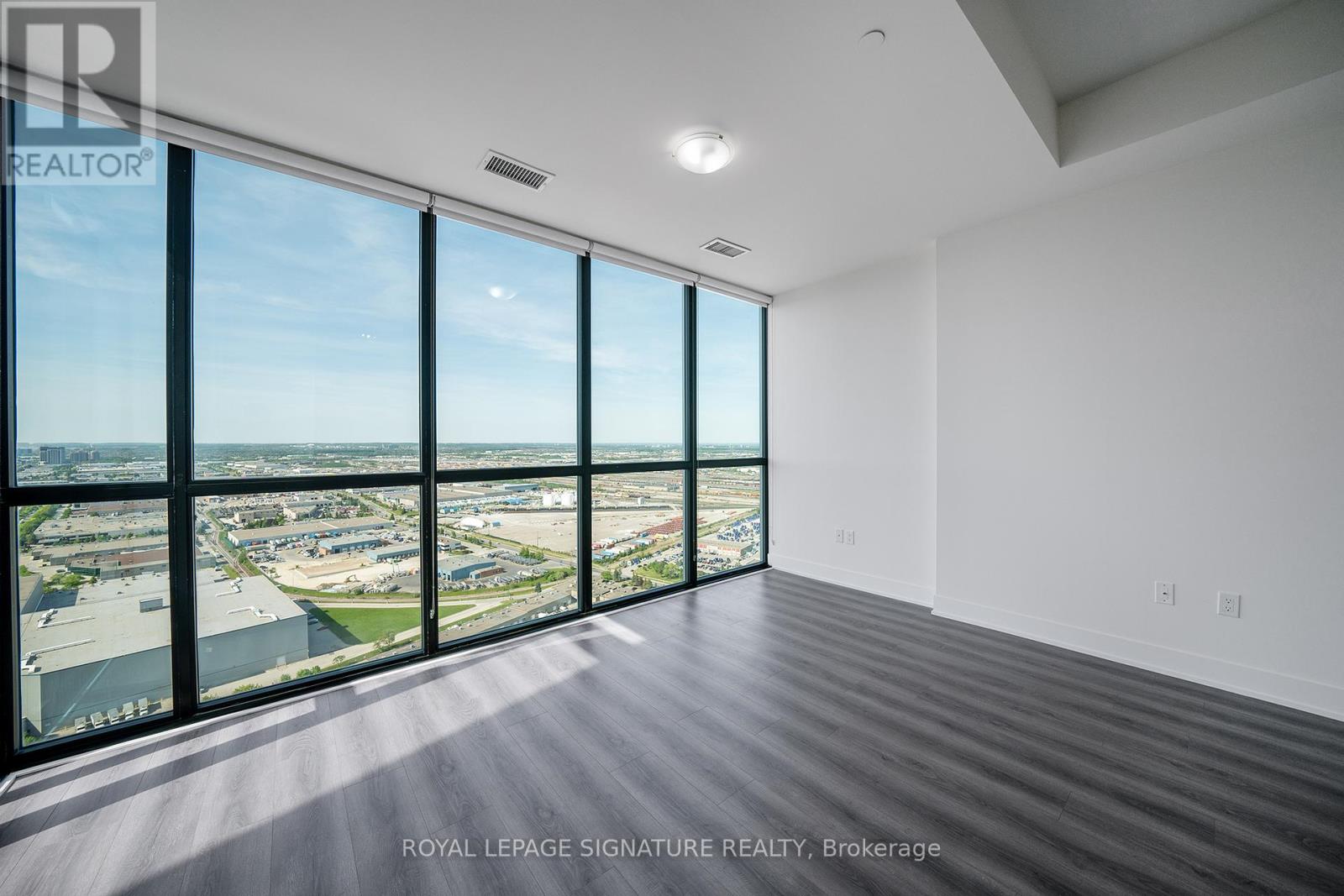 Apartment at 3707 - 2916 HIGHWAY 7 ROAD, Vaughan (Concord)