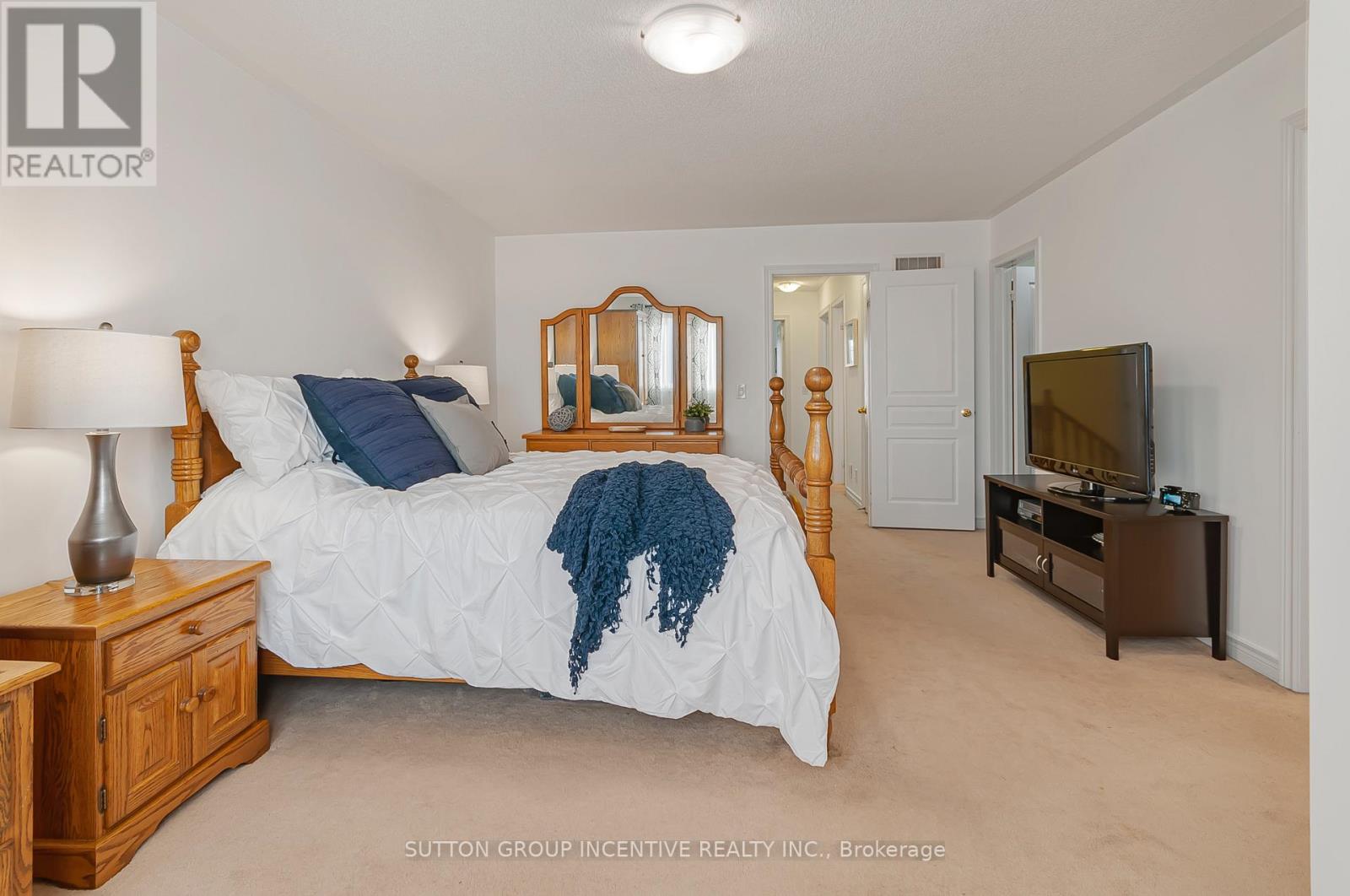 Townhouse at 119 THATCHER CRESCENT, East Gwillimbury
