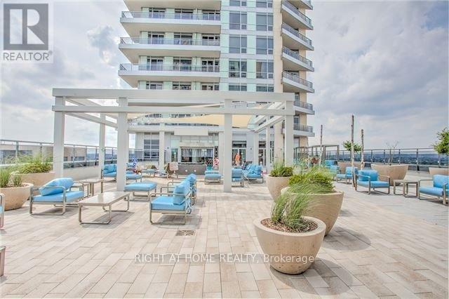 Apartment at NW-212 - 9201 YONGE STREET, Richmond Hill (Langstaff)