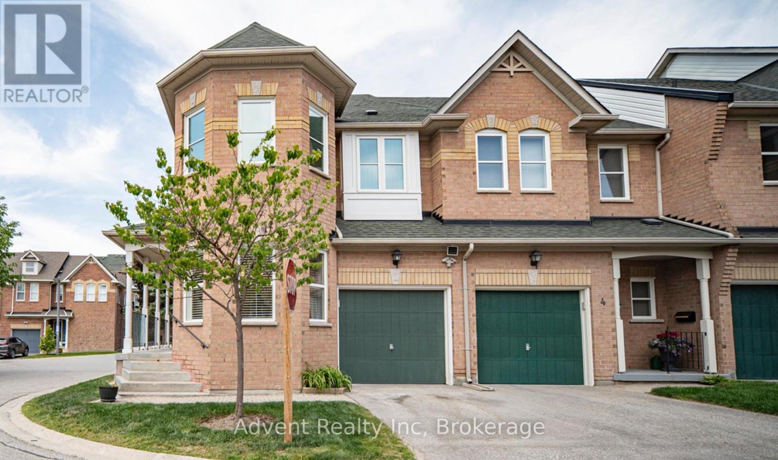 Townhouse at 2 ALBERT BAILY WAY, Markham (Buttonville)
