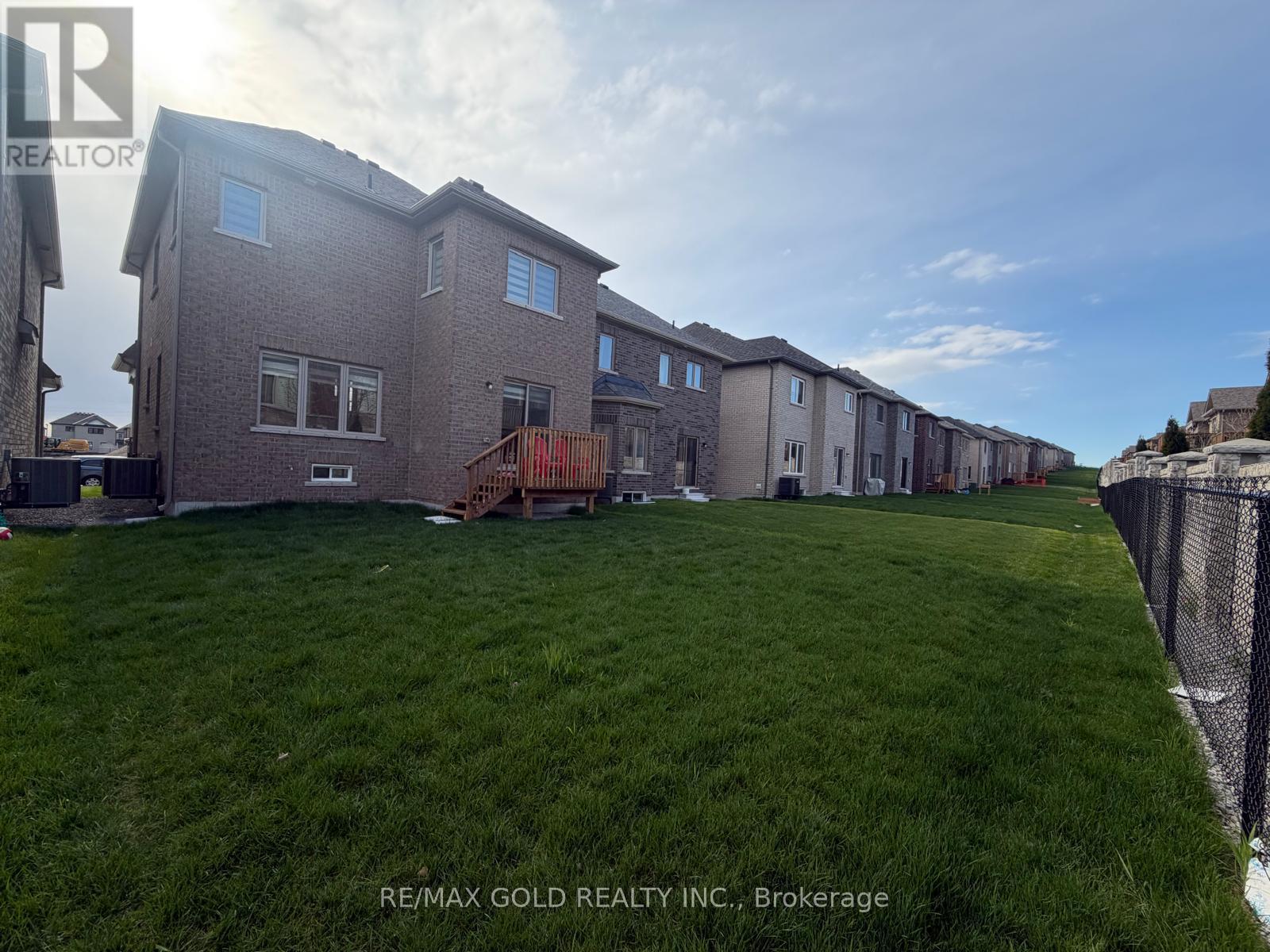 Detached at 31 LAWRENCE D. PRIDHAM AVENUE, New Tecumseth