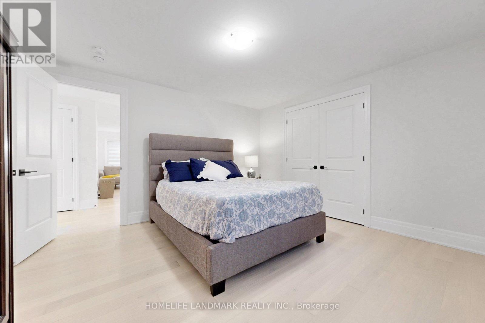 Detached at 158 WALTER ENGLISH DRIVE, East Gwillimbury