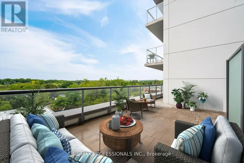 Apartment at 504 - 185 DEERFIELD ROAD, Newmarket