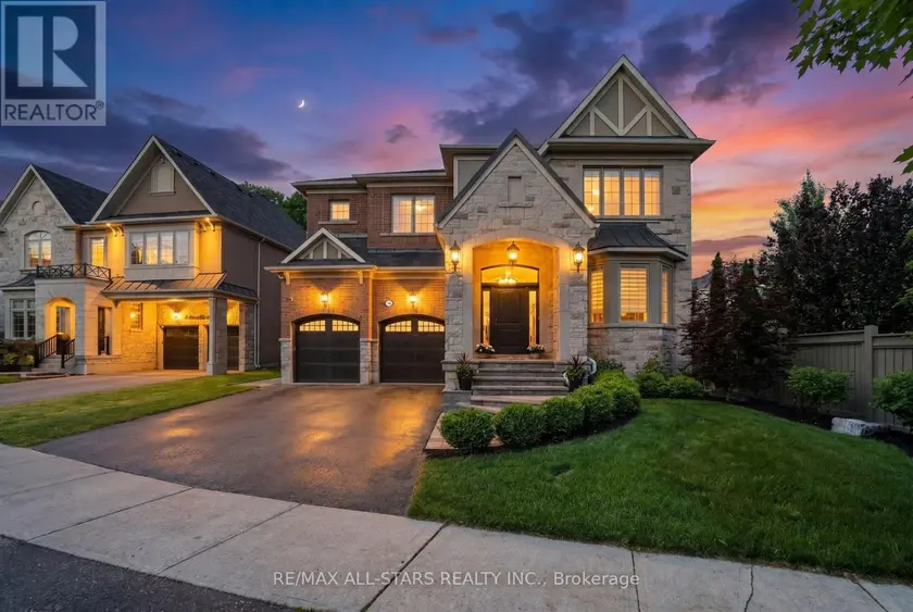 Detached at 10 FOREST GROVE COURT, Aurora