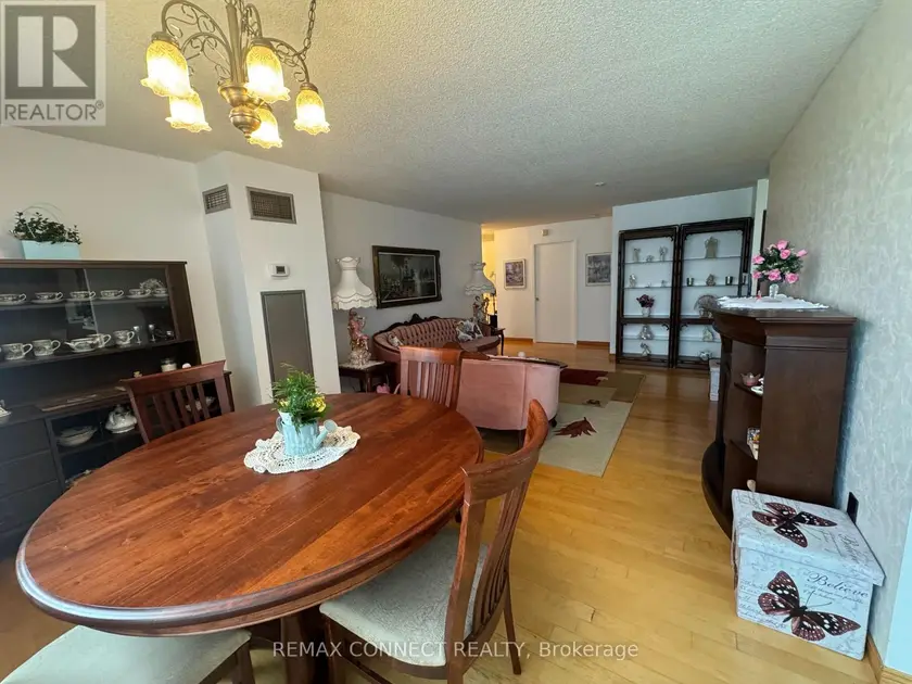 Apartment at 428 - 326 MAJOR MACKENZIE DRIVE, Richmond Hill (Crosby)