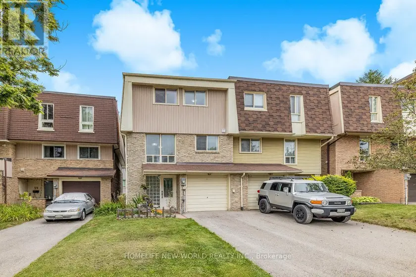 Apartment at 61 POPLAR CRESCENT, Aurora (Aurora Highlands)