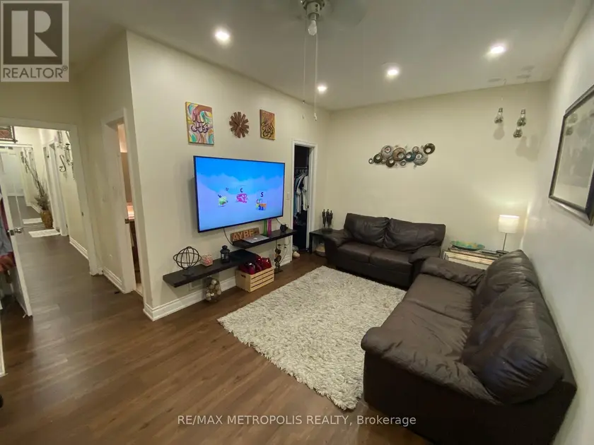 Apartment at 205 - 2352 MIDDLEFIELD ROAD, Markham