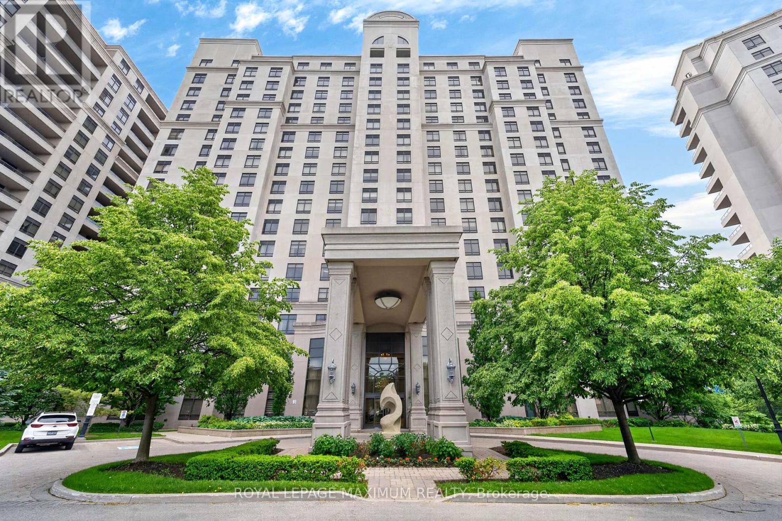 Apartment at 914 - 9245 JANE STREET, Vaughan (Maple)