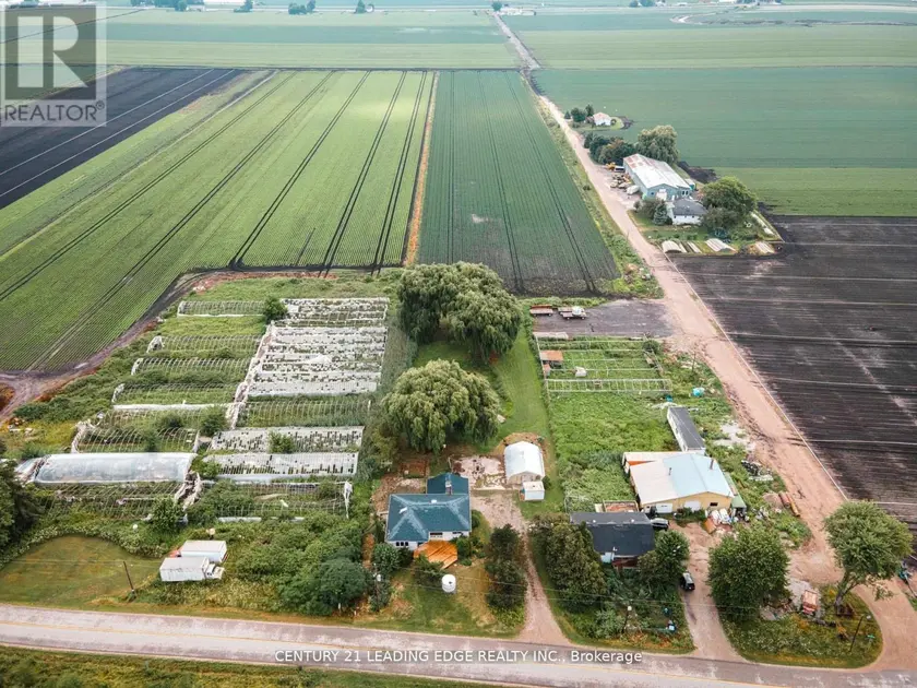 Detached at 393 CANAL ROAD, Bradford West Gwillimbury