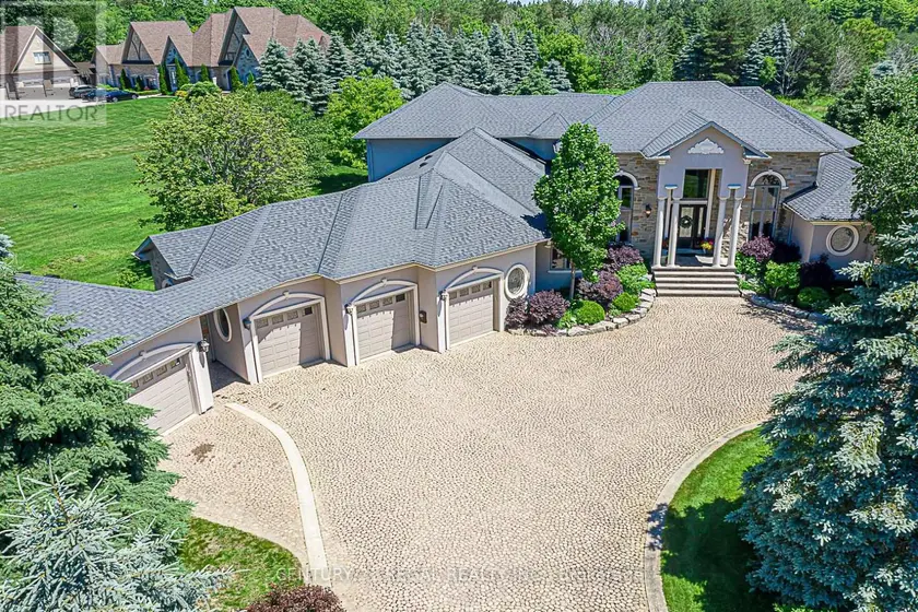 Detached at 16 LAKE WOODS DRIVE, Whitchurch-Stouffville