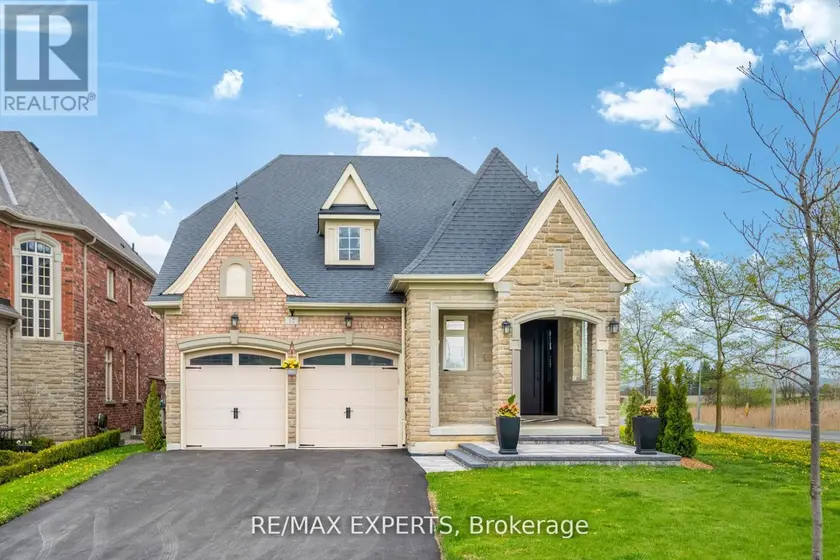 Detached at 12 VALLEY POINT CRESCENT, King