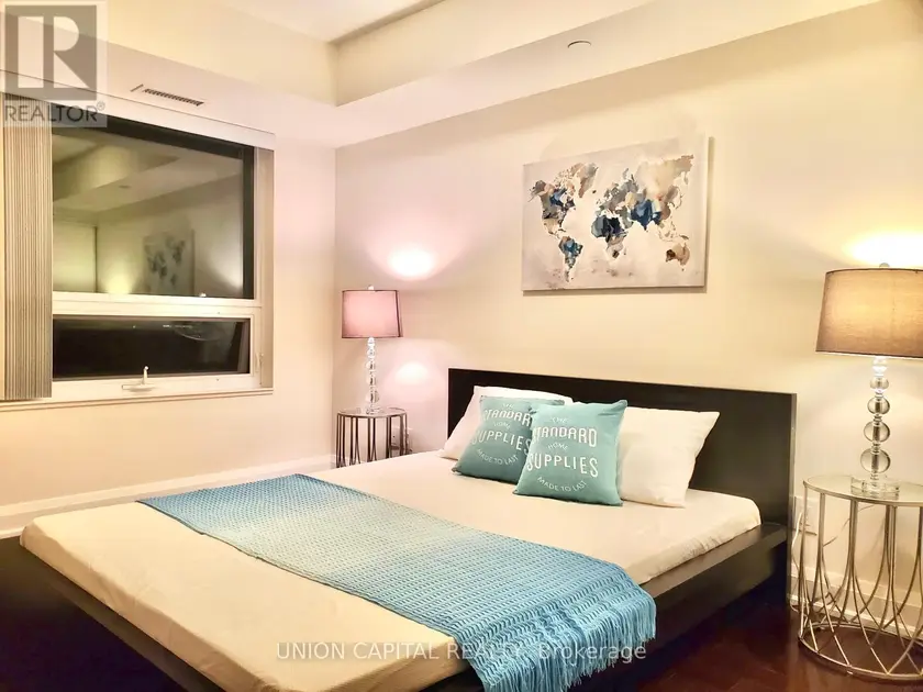 Apartment at 910 - 1 UPTOWN DRIVE, Markham (Unionville)