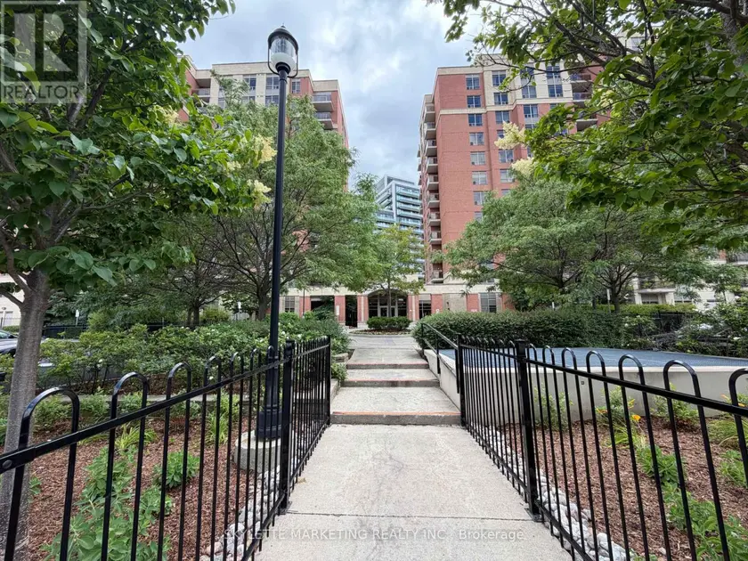 Apartment at PH13 - 75 KING WILLIAM CRESCENT, Richmond Hill (Langstaff)