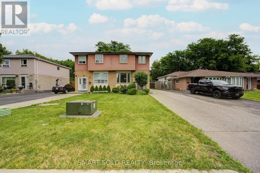 Semi-Detached/Link at 255 CEDAR AVENUE, Richmond Hill