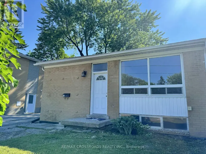 Semi-Detached/Link at LOWER - 21 DAVIS ROAD, Aurora