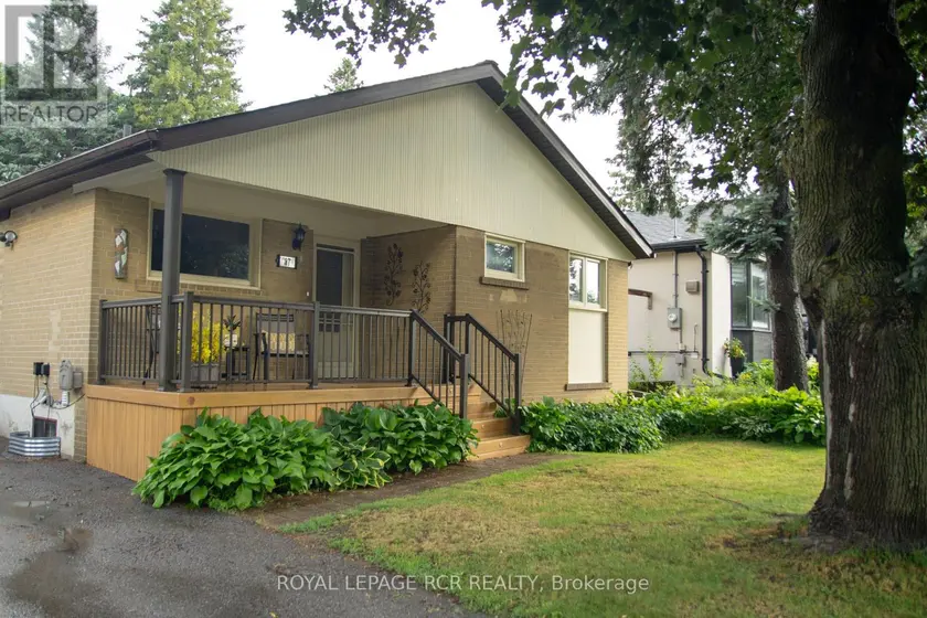 Detached at 87 RICHARDSON DRIVE, Aurora