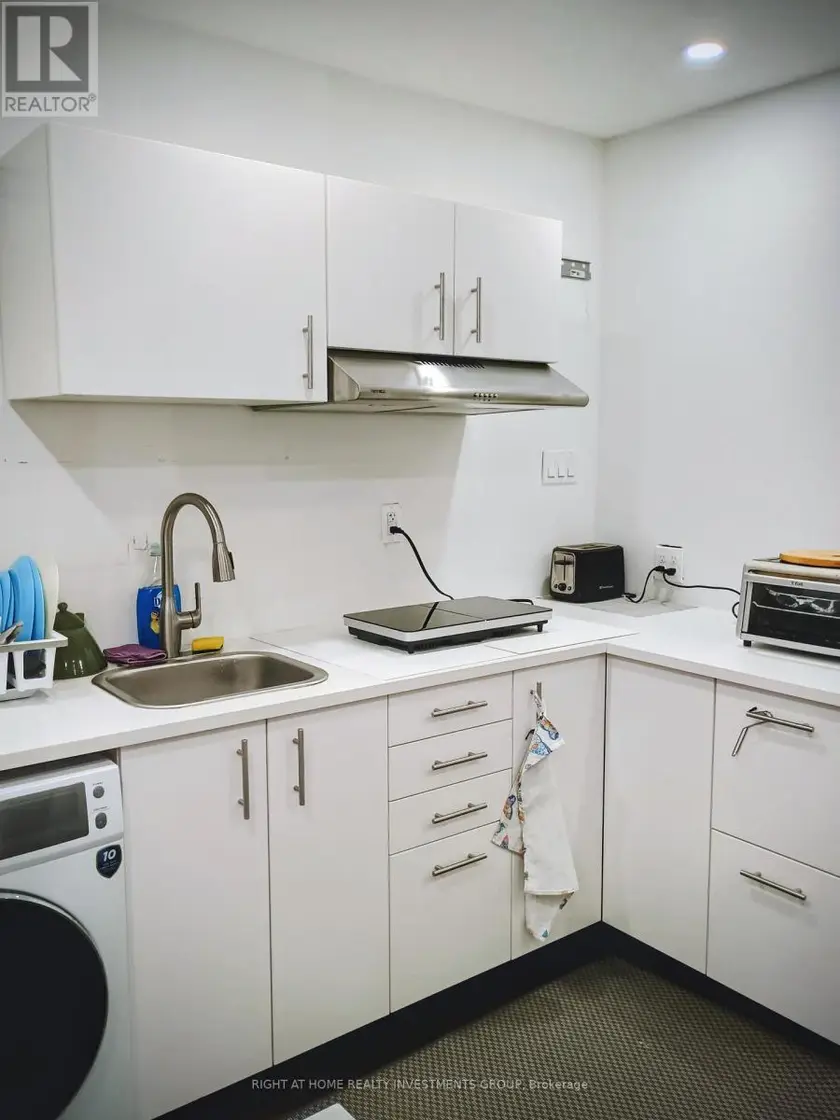 Detached at 1 - 31 BARLETTA DRIVE, Vaughan