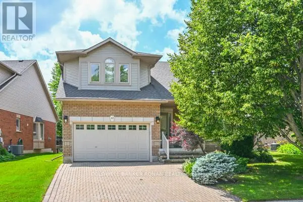 Detached at 30 - 43 BRIAR GATE, New Tecumseth