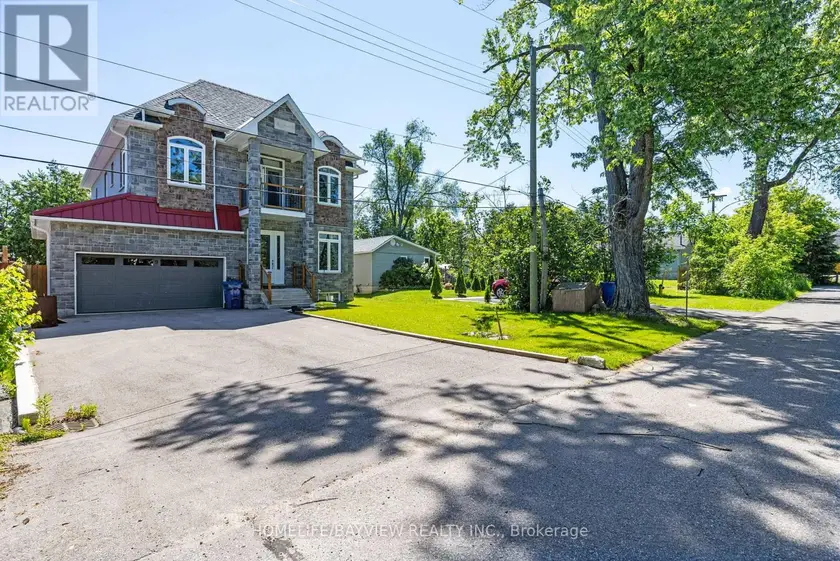 Detached at 9 Albert St, Georgina