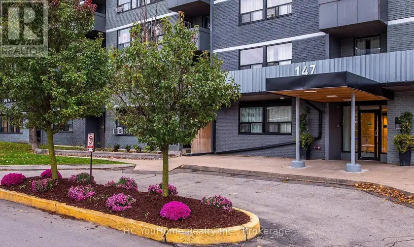 Multiplex at 107 - 147 WELLINGTON STREET W, Aurora (Aurora Village)