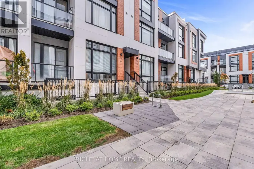 Townhouse at 907 - 2 STECKLEY HOUSE LANE, Richmond Hill