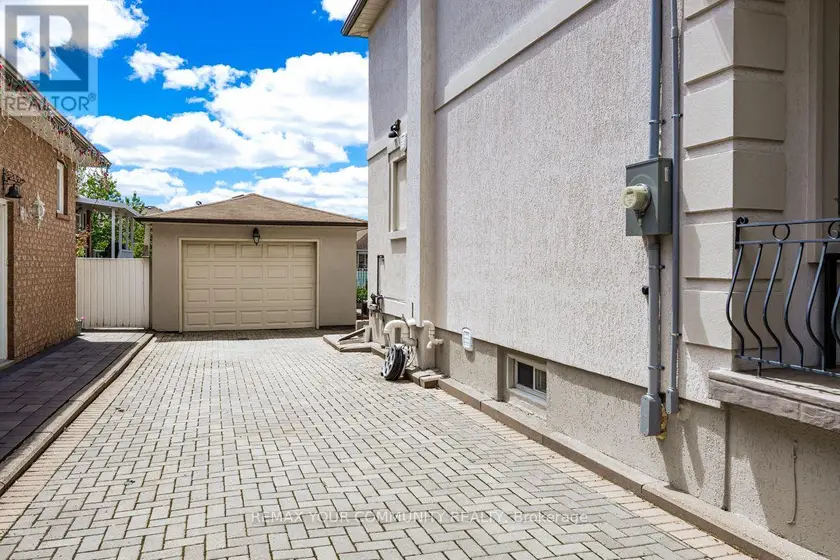 Detached at 71 HAWMAN AVENUE, Vaughan