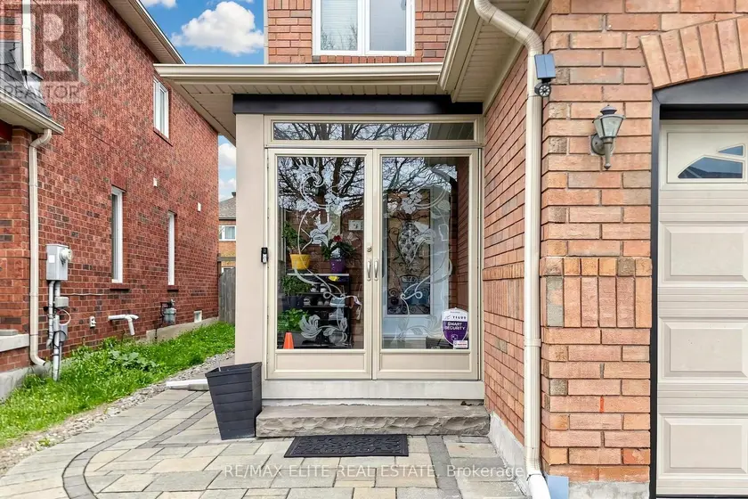 Semi-Detached/Link at 54 NATIONAL PINE DRIVE, Vaughan