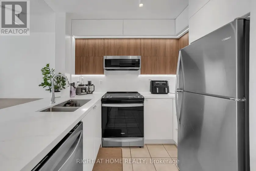 Apartment at 1202 - 11 ONEIDA CRESCENT, Richmond Hill
