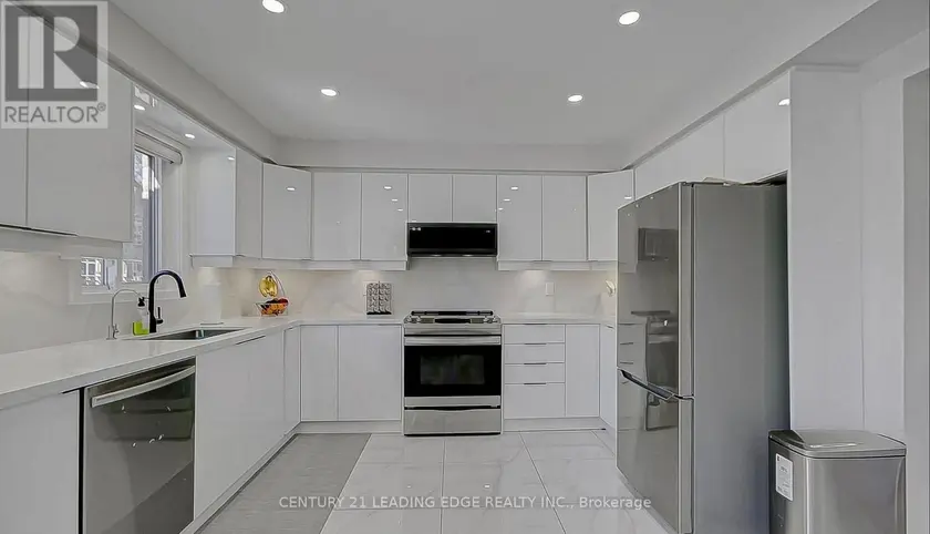 Detached at 220 OLDE BAYVIEW AVENUE, Richmond Hill