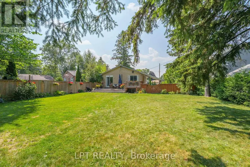 Detached at 31 PATRICK DRIVE, Aurora
