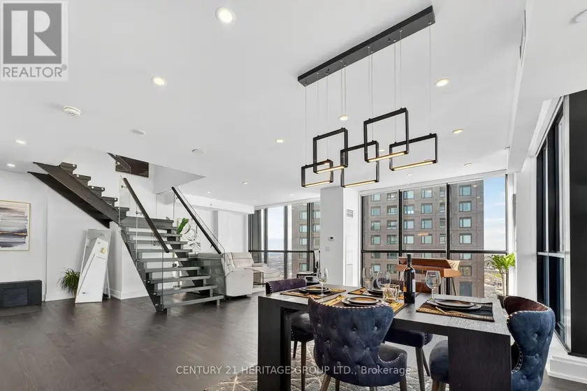Apartment at PH05 (3605) - 2910 HIGHWAY 7 ROAD, Vaughan
