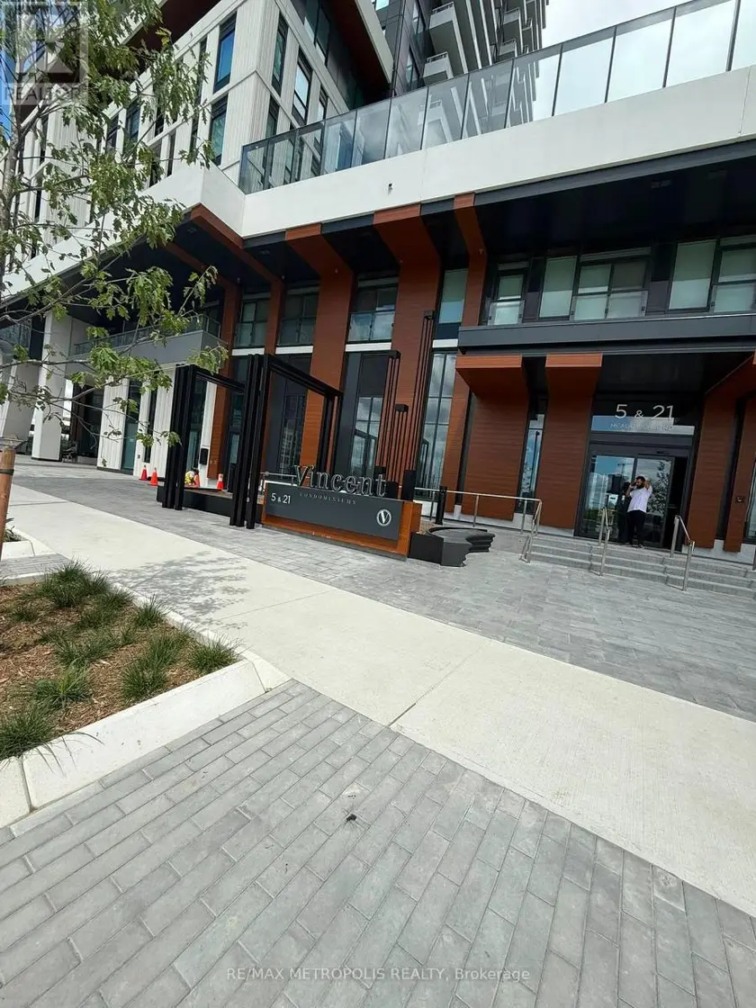 Apartment at 220 - 21 MEADOWVALE ROAD, Vaughan