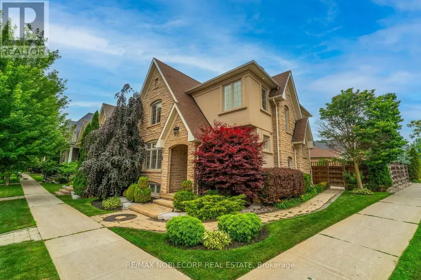 Detached at 2 GLENGORDON CRESCENT, Markham (Devil's Elbow)
