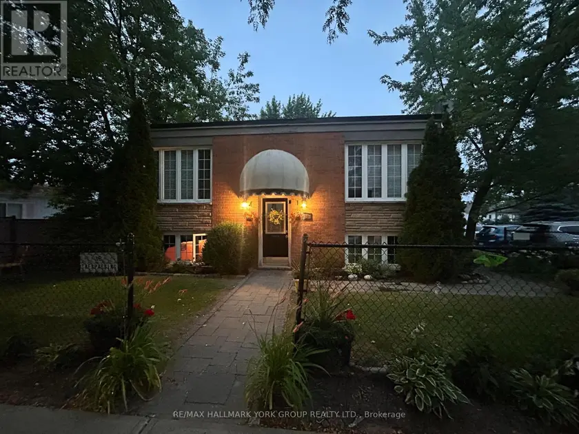 Multiplex at 948 LAKE DRIVE E, Georgina