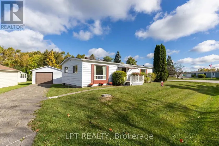 Detached at 11 GENEVA COURT, Georgina