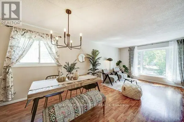 Detached at 124 TYSON DRIVE, East Gwillimbury