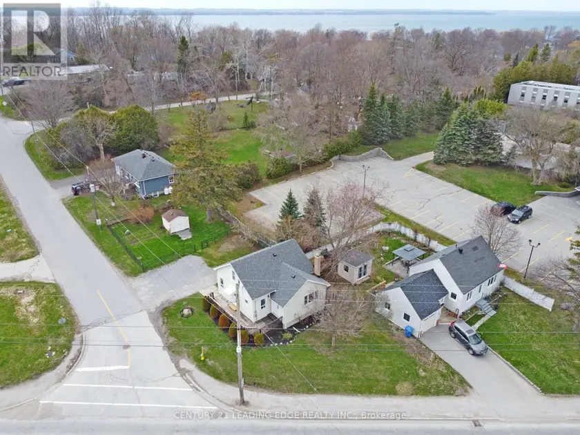 Detached at 500 THE QUEENSWAY SOUTH, Georgina