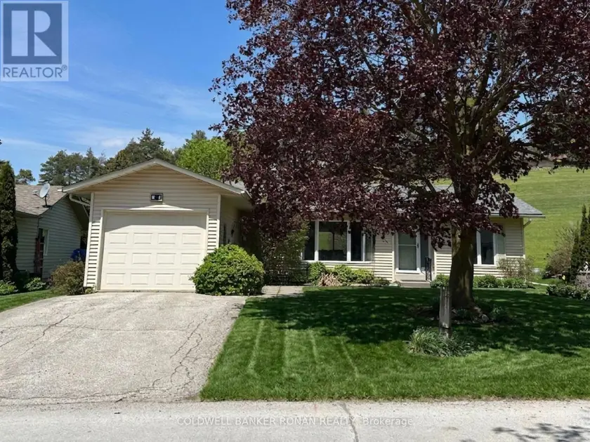 Detached at 4 TECUMSETH PINES DRIVE, New Tecumseth