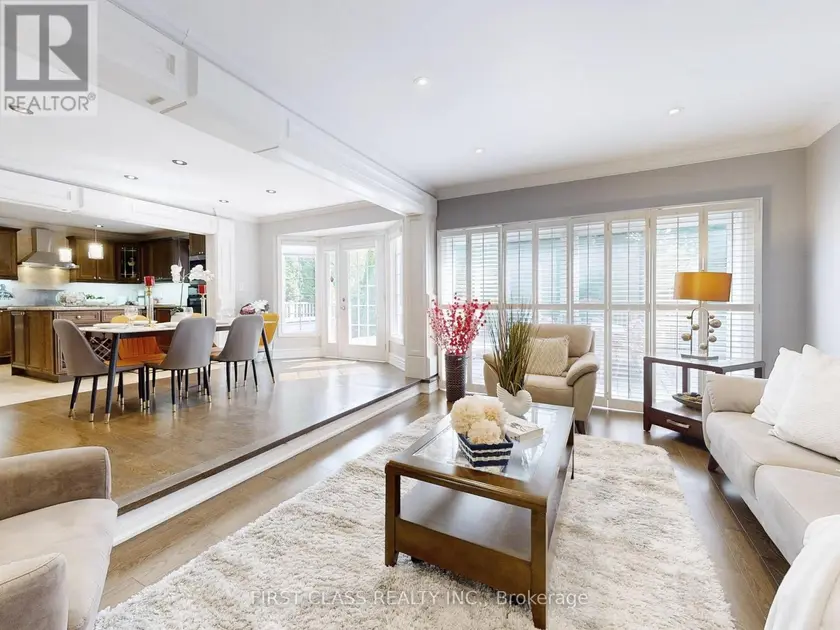 Detached at 125 LONGWATER CHASE, Markham
