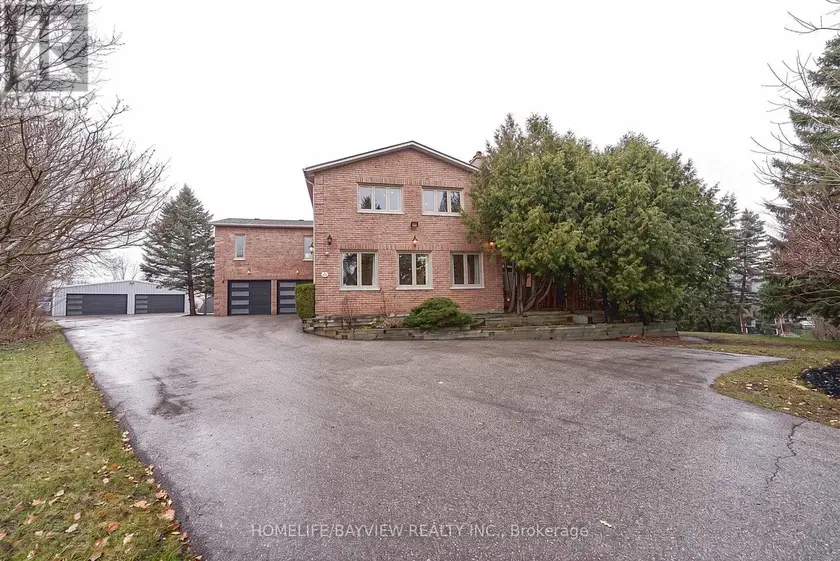 Detached at 25 WHISPERING PINE TRAIL, Aurora