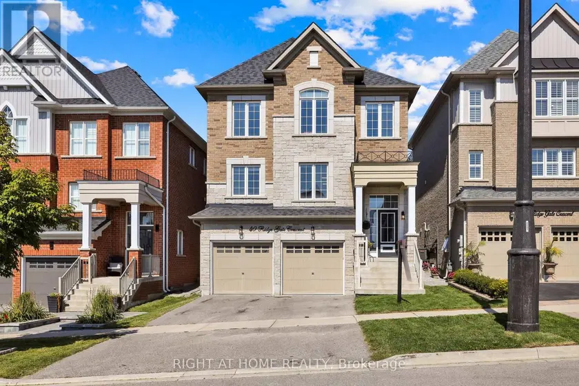 Detached at 40 RIDGE GATE CRESCENT, East Gwillimbury