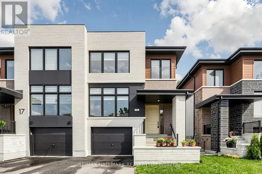 Semi-Detached/Link at 15 DIREZZE COURT S, Richmond Hill