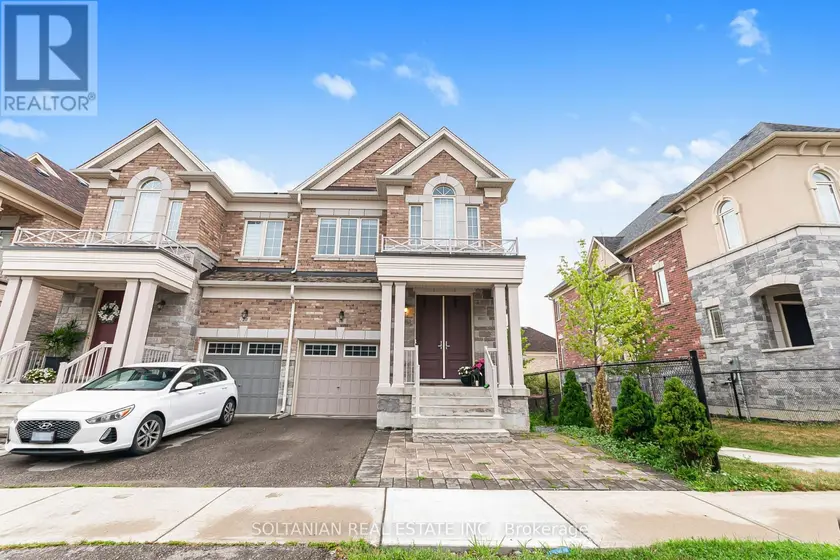 Semi-Detached/Link at 18 DRIZZEL CRESCENT, Richmond Hill
