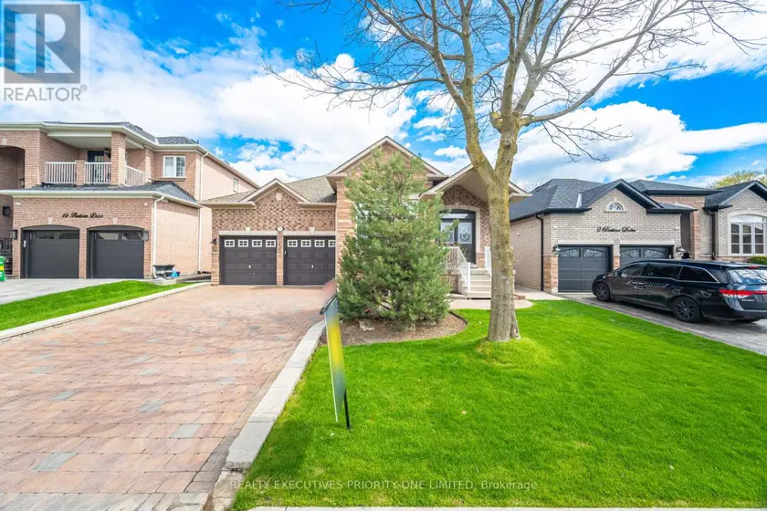 Detached at 10 BOTTERO DRIVE, Vaughan