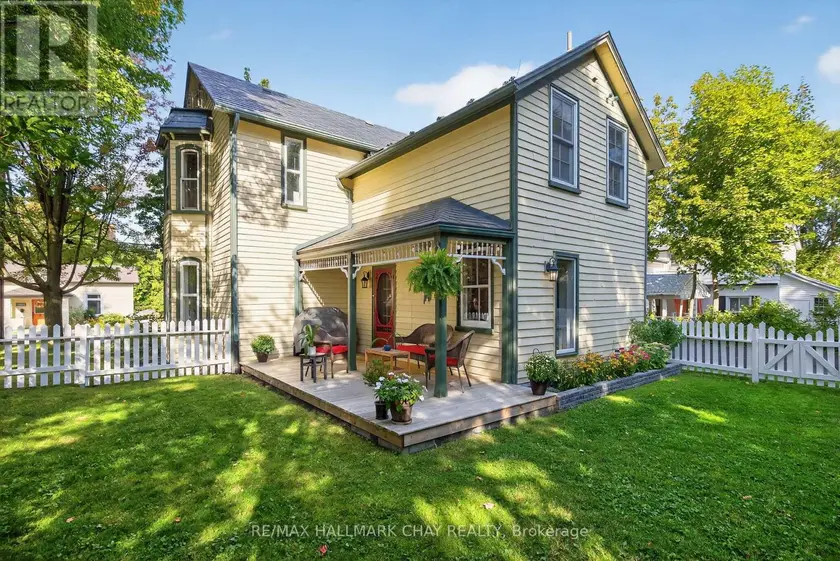 Detached at 221 PROSPECT STREET, Newmarket