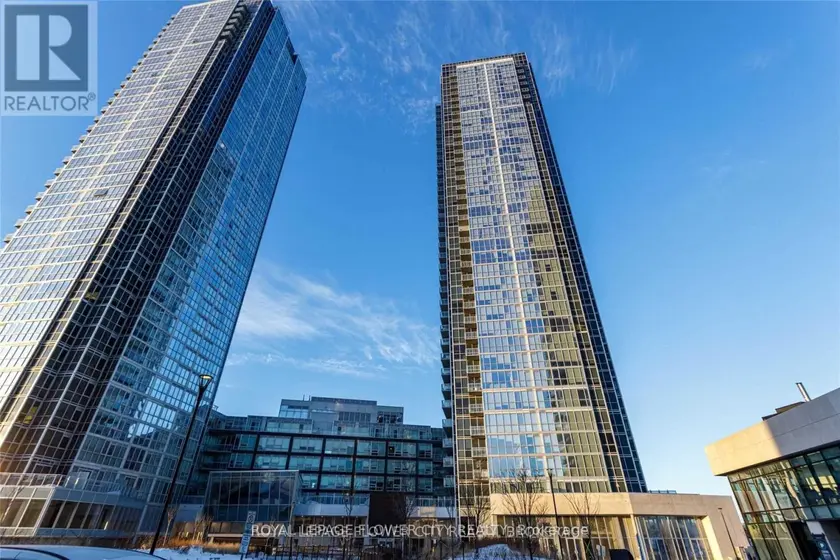 Apartment at 910 - 2908 HIGHWAY 7 ROAD, Vaughan