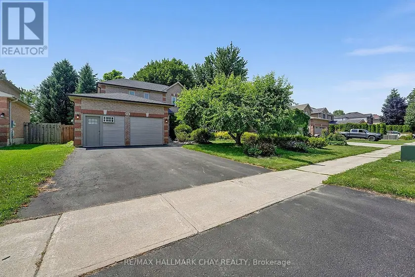 Detached at 11 DUGDALE AVENUE, New Tecumseth