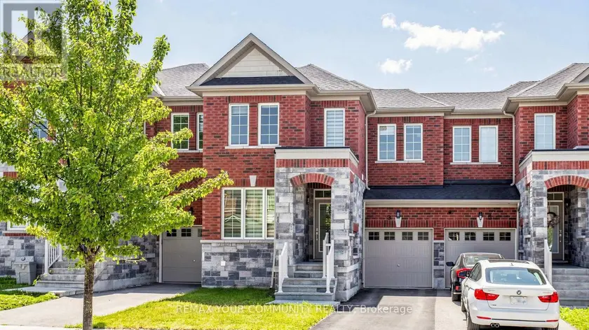 Townhouse at 3 FREDERICK PEARSON STREET, East Gwillimbury