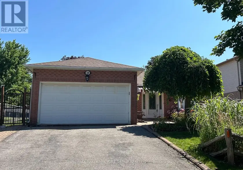 Detached at 19 STONEHILL BOULEVARD, East Gwillimbury