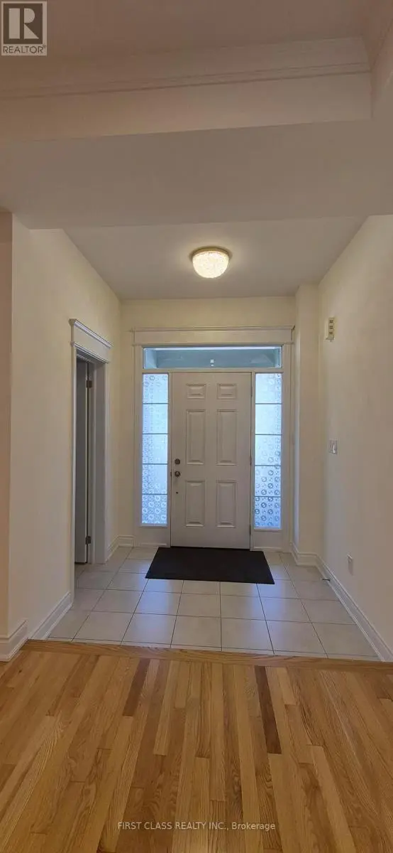 Detached at 6 BLACKSMITH TRAIL, East Gwillimbury